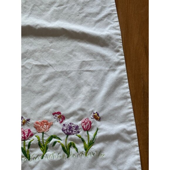 Janlynn Vintage White Embroidered Cotton Pillowcases With Floral & Butterfly - Picture 4 of 9